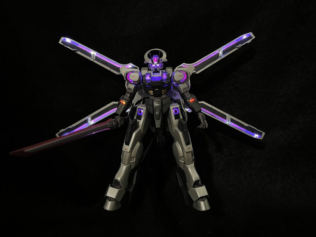 ガーディアンも電飾してますが、組み替え可能です。