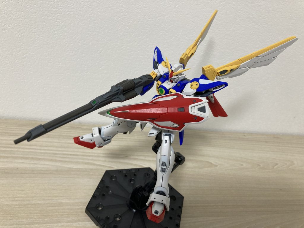 当時小学生リアタイしていた頃はバスターライフルぶっぱしてるか自爆してるかだったな〜