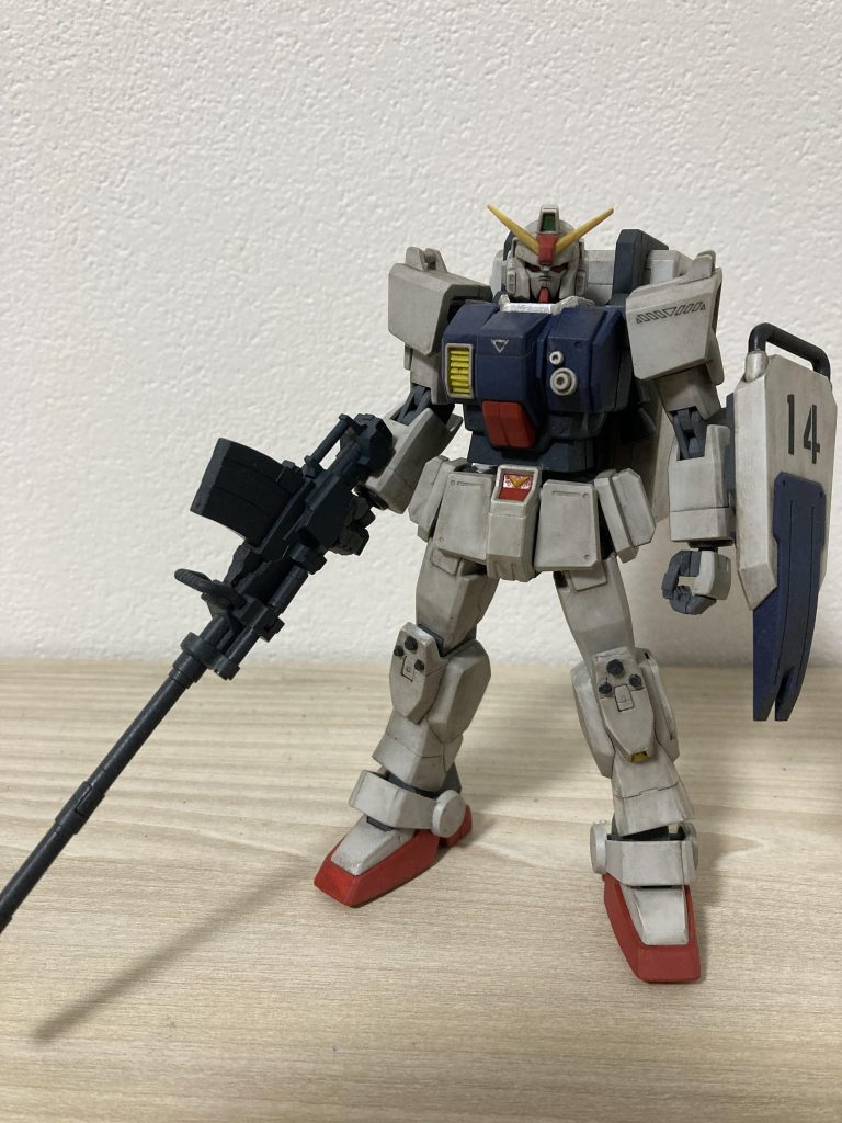 墨入れ用エナメル塗料で全体汚しをしたのでところどころ割れが発生。勉強になりました。