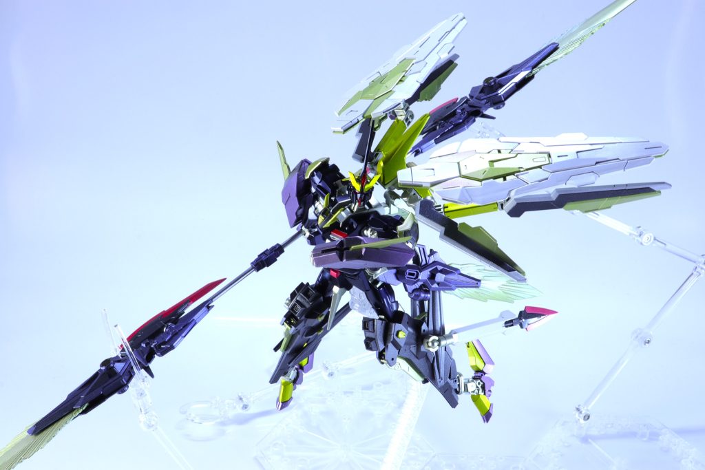 まぁ文章は置いといて、ストライクFⅡ-Sのバリエーションとして作ったストライクFⅡ-Rは前作を作った段階で構想はあったのですがモチベーションと良い感じのパーツ探しに手間取って、気づけば1年も過ぎてしまいました…。 そして完成したらしたで、武装重すぎ問題に直面・・・もう肩も手首もクタクタよぉ~・・・(ロマンでやった、後悔はない) 1年ごとに投稿をしている自分のことなど覚えている方もいないでしょうがここまで見ていただき幸いです、ありがとうございました!