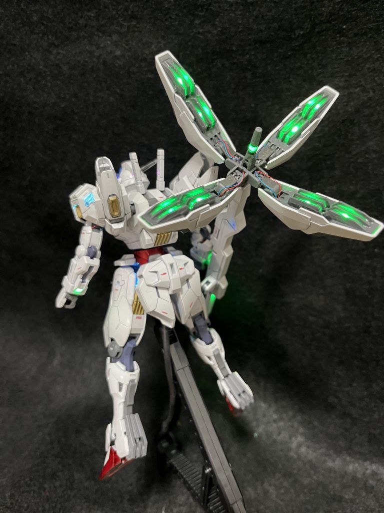 バリアブルロッドライフルも電飾してます。こちらは単色LEDで輝度調整などはできません。