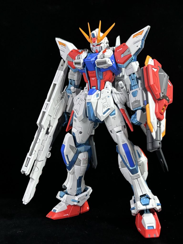 正面から。 全体的にスジ彫り、プラ材によるディテールアップをしています。塗料は全てガイアカラーを使用しています。