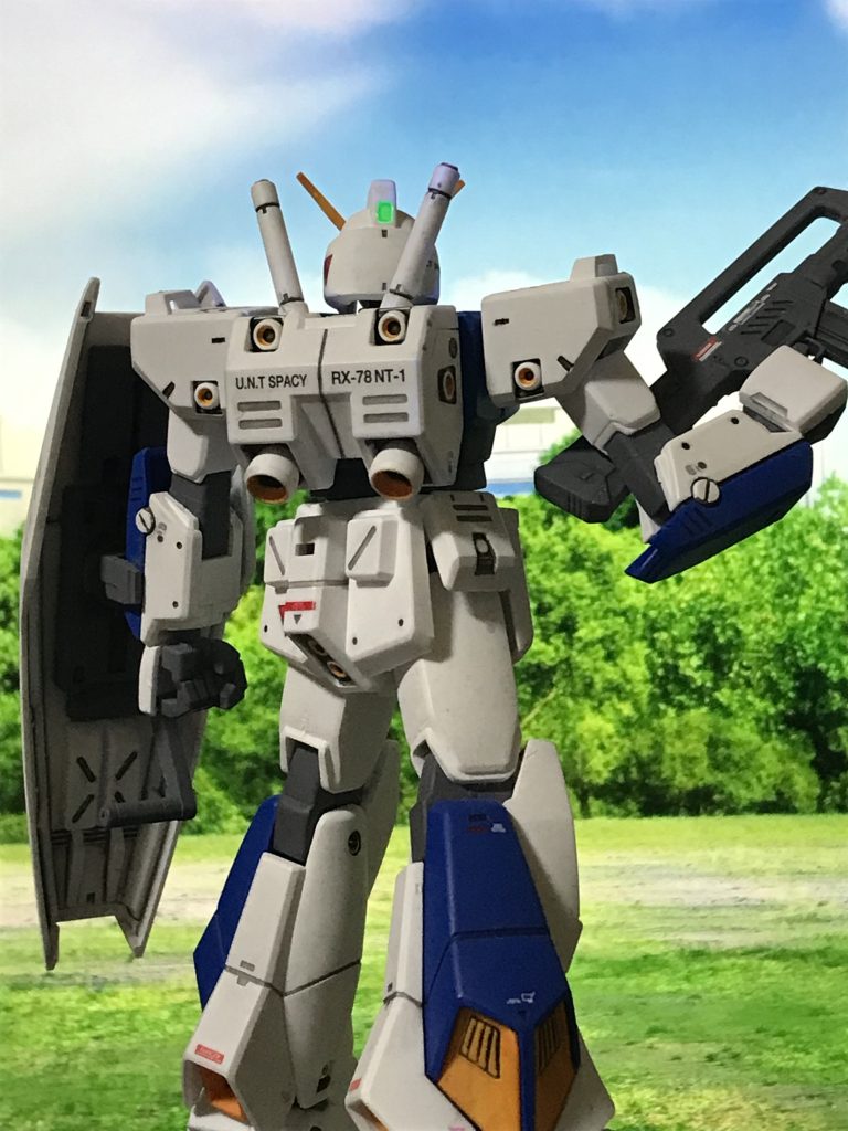 背面より撮影。姿勢制御用バーニアの数も先代に比べ多いことが良く解ります。