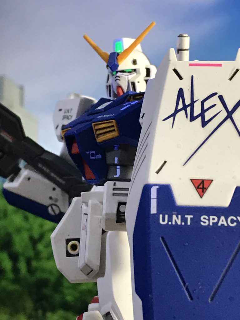 アレックス用のデカールは水転写のものを使用しました。