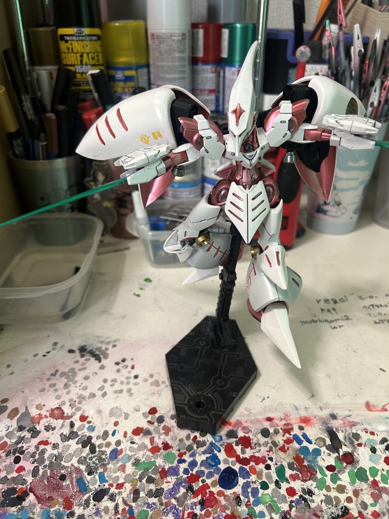 ベギルベウのベイオネットを装備させて、近中距離戦闘力の強化を測ってます。武装の関係上ビームサーベルは取り付けてません