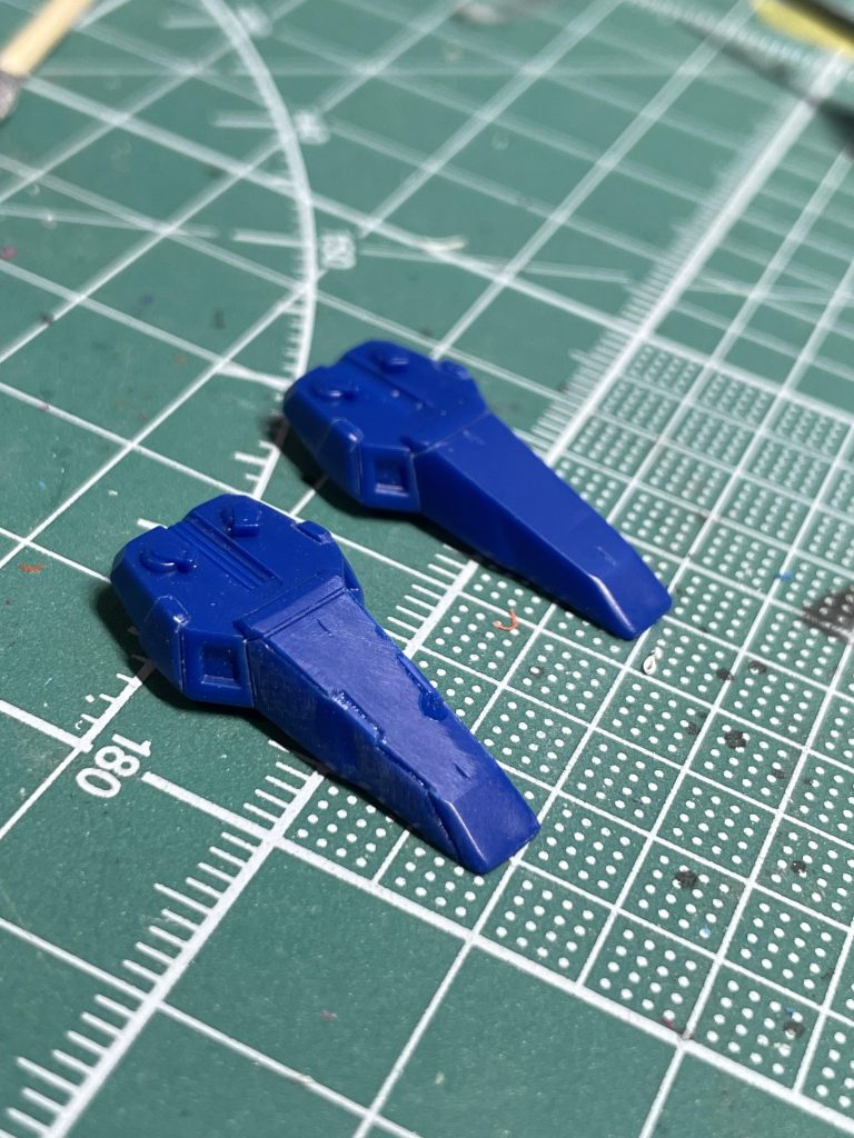 上のパーツがビフォー。したがアフター