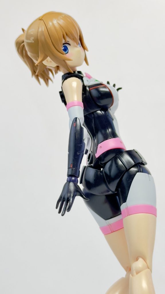 表情はすーぱーふみなから極限の進化を遂げた感じでとてもいいですね。大元の大貫さんのデザインも良いのですが、出すブランドの都合もあってかフミカネさんのデザインに変えてるのも可愛さに拍車がかかってる感じですね。