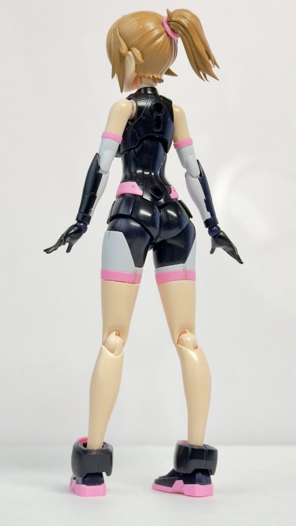 まぁでもお尻に求めていた光沢は出てくれたので満足はしてます。またアドリブで各所に赤を足したので、ヘイズルカラーっとぽさが増しました。