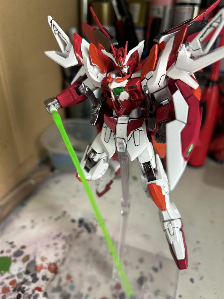 シールド内に標準装備されてるビームサーベルはそのままで、