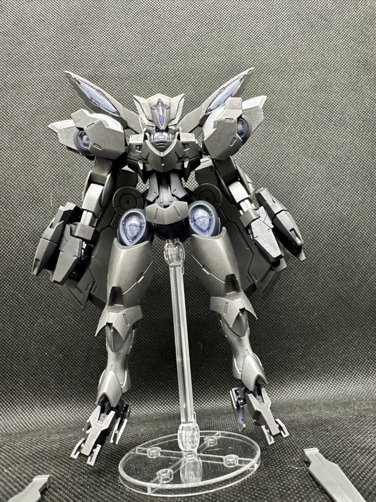 ちまちまと作り始めていた水星キットのベギルベウが完成したので載せておきます!Xでアンケート取ったら「馬鹿野郎!全塗装しろやボケ!!!」って言われたんでオリジナルカラーの簡単仕上げですw