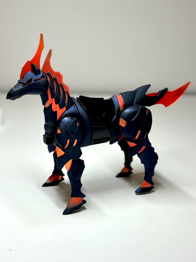 蛍光塗料をグラデで入れてます！何度塗ってもSDW軍馬ちゃん大変です💦