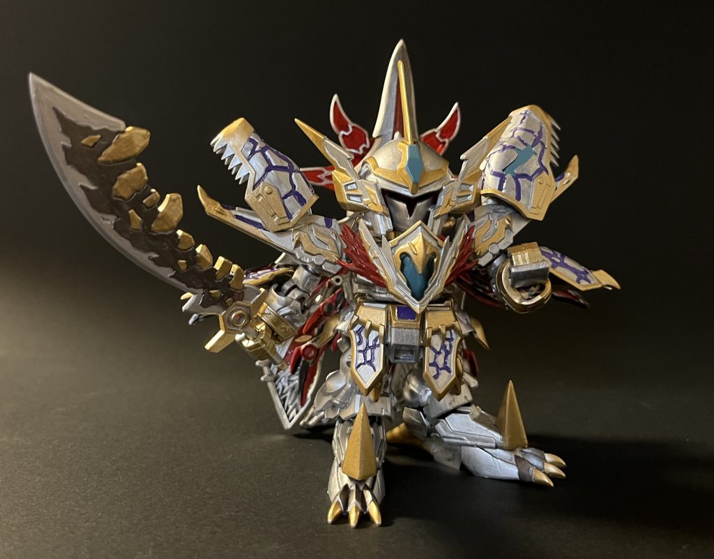 ビーストモードから黒騎士闇皇帝カルラに変形が可能