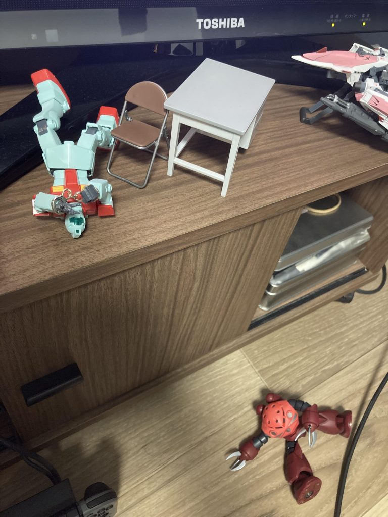 【地震発生時】華麗なる受け身のズゴック–2枚目/制作者：小人