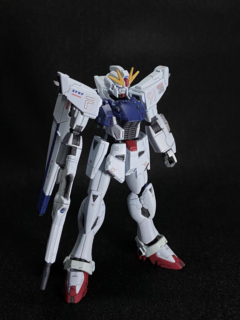 気になっていたのが四角っぽい頭部・胸部の幅が小さいこと・手が長く感じられること・足が短く感じられること でした。これに対応するための主な改修点は①頭部マスク周り②胸部幅増し③前腕短縮④股関節位置変更⑤脚部延長 です。