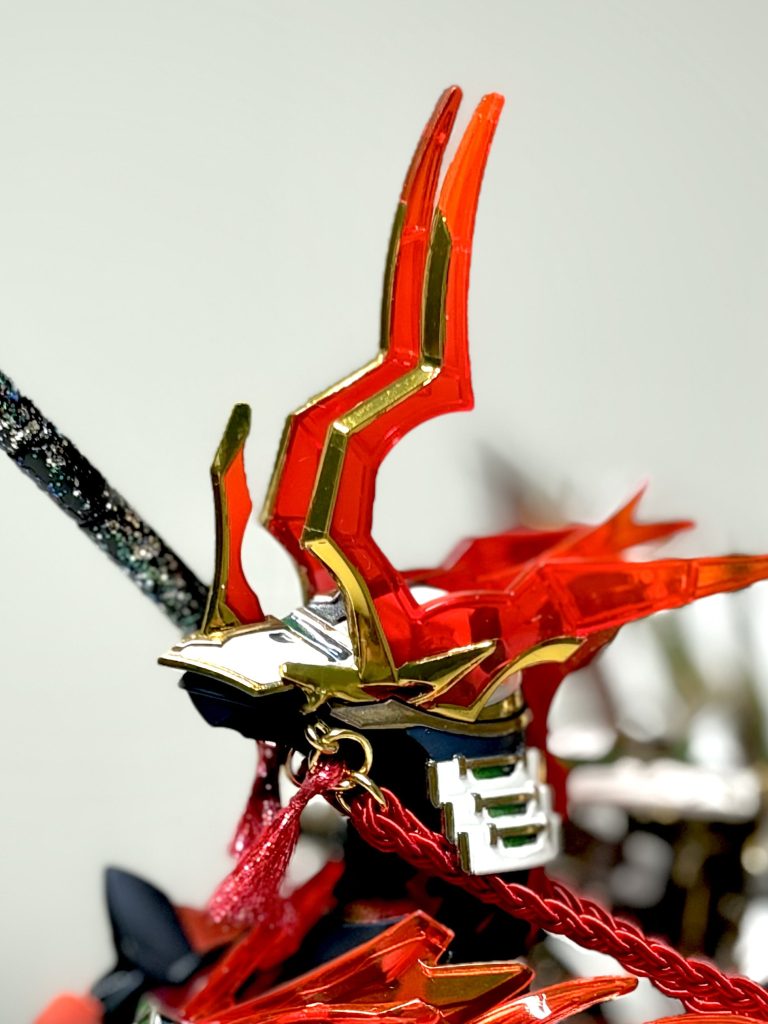 クリアパーツにマスキングしてボーンクロームを吹くのが色々心配だったのでこの金だけはハセガワトライツールの金ミラーフィニッシュを使ってます🤗色味だいたい一緒です！