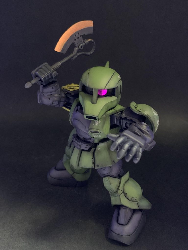 ヒートホークはUV照射時のみオレンジ発光です。