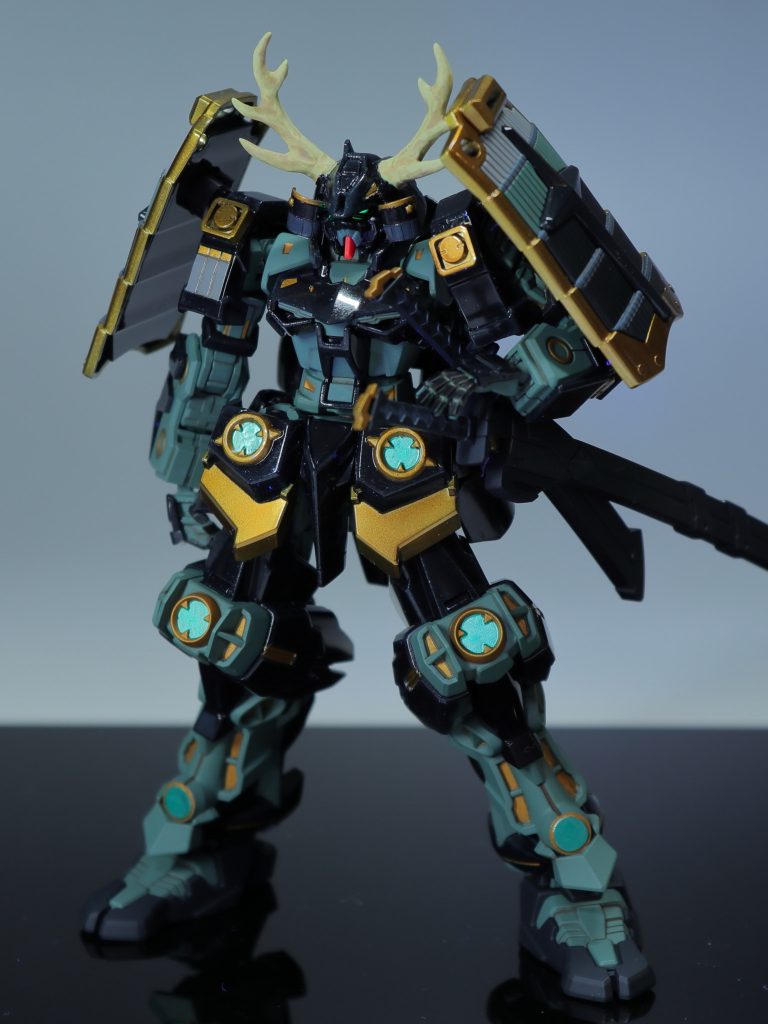 フロントビュー腰には刀と脇差を装備できます。