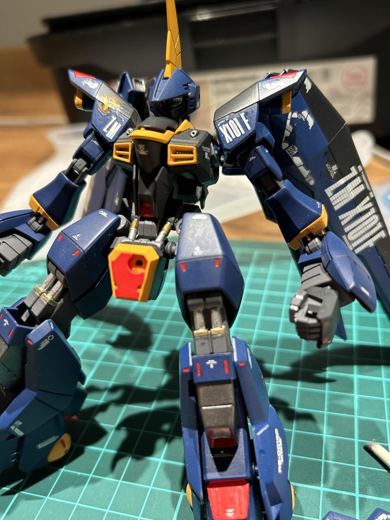 デカールもどれだけ貼るか悩みますよね…