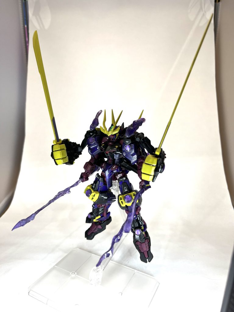 対艦刀と鬼火刀の4刀流!!隠し腕ならではロマンですね。