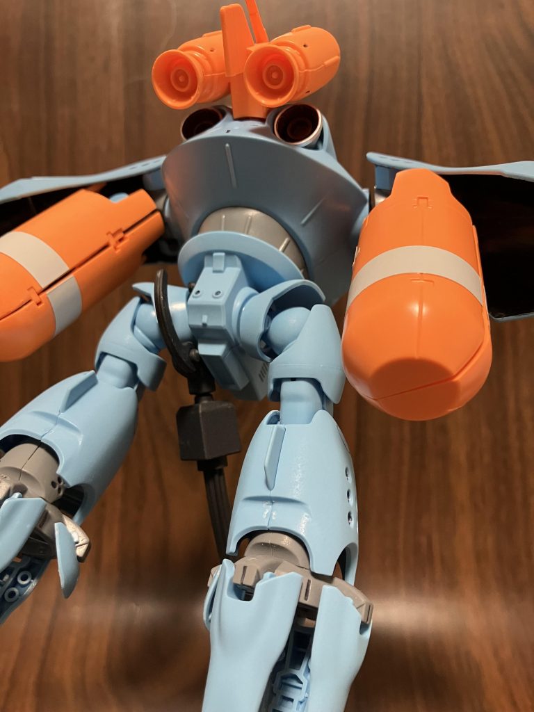 バックはなにもしてません!強いて言うならばトゲみたいなアンテナをタミヤセメントで接着したくらいです、