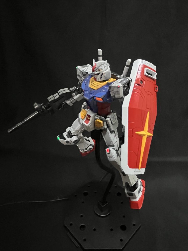 RX-78の可動範囲はほぼそのままです。
