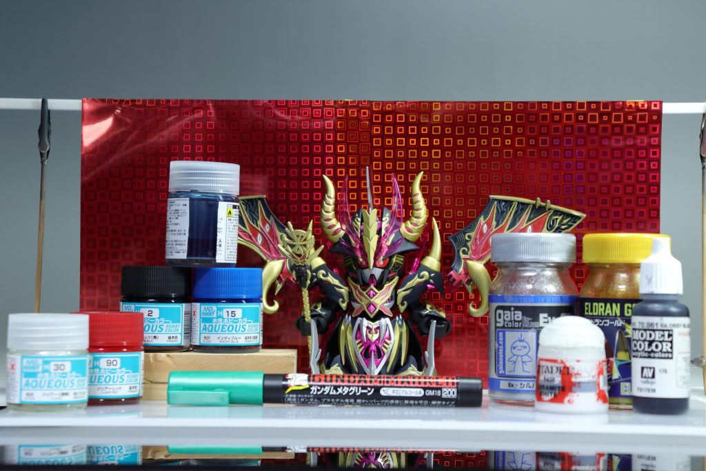 使用塗料など千代紙は塗装用のクリップなどを使って後ろに立てました。