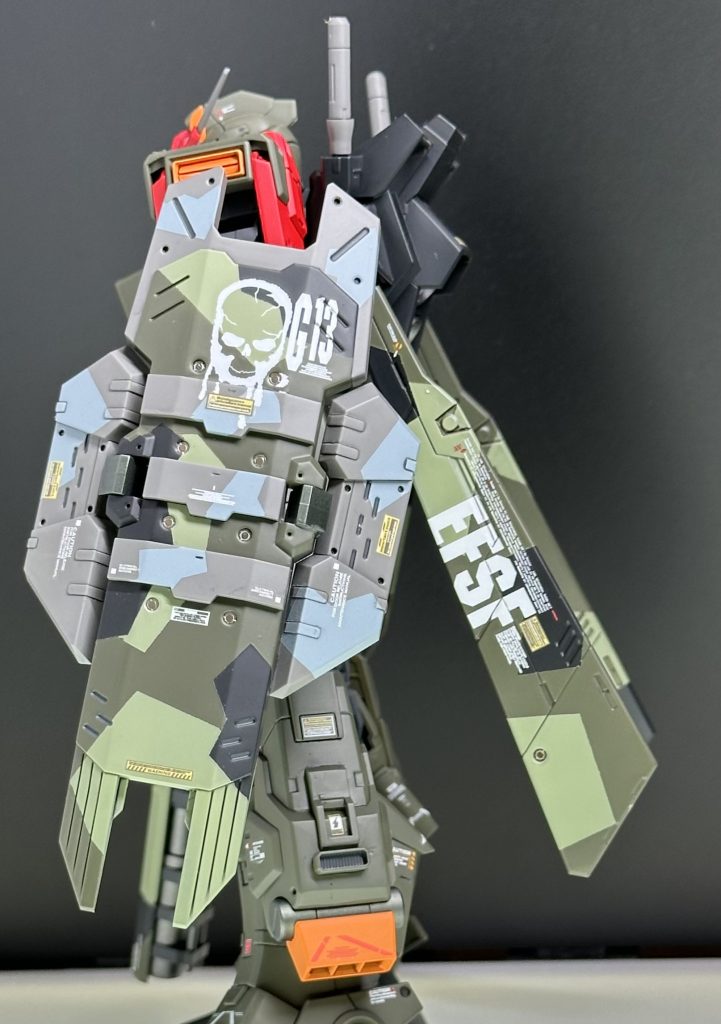 シールドとプロペラントタンクのスプリッター迷彩とデカールワークはお気に入りポイント