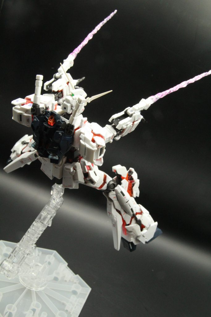 自分の中では緑サイコフレームとこの機体は別物で、こちらも原点な感じがして大好きな機体です。でも大変だった…。フルアーマーの方も作ってみたいけれど…そんな気力が自分にあるのか( 笑)拙い作品を最後までご覧下さり、ありがとうございましたm(_ _)m