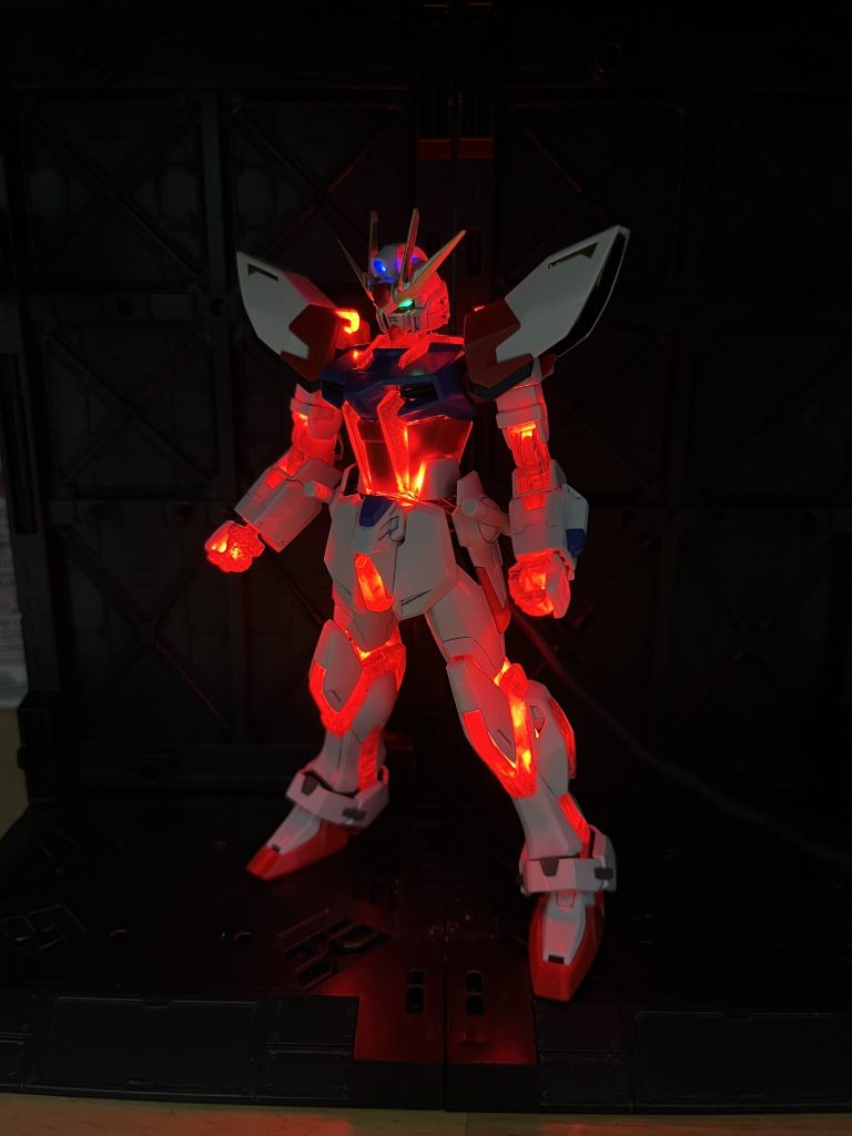 フルカラーLEDなのでプログラム次第で色は自由に変えられます。