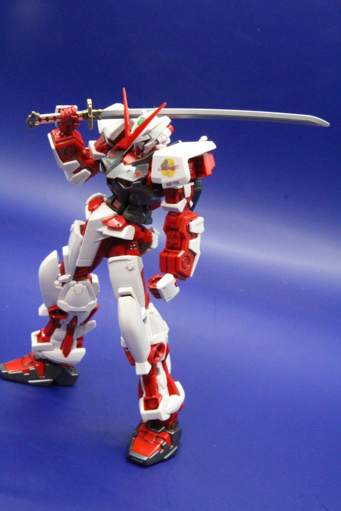 本機の売り、ガーベラストレート…予想していましたが、いばらの道を行くような塗装作業でした。マスキング、塗装、修正、マスキング…と出口の見えないトンネルです。