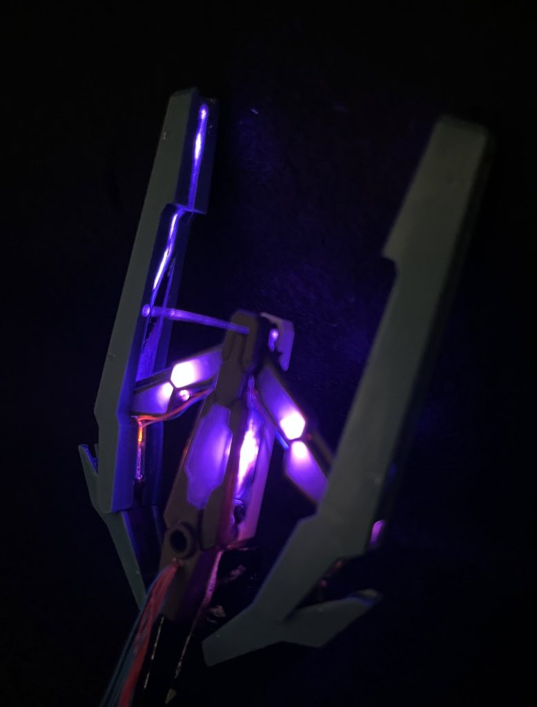 フェーズドアレイキャノンはできるだけ原作に近い光り方を目指しました。