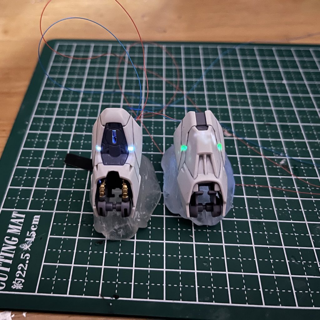 細かいところも光るようにしてます。