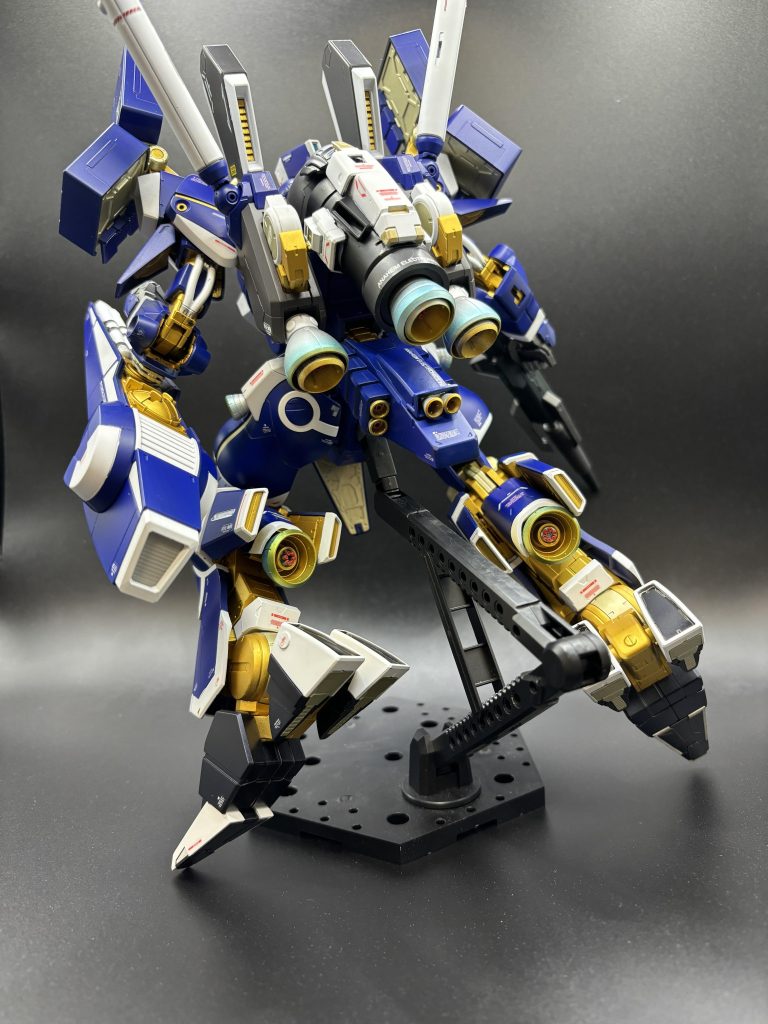 バーニア内部は一回り小さいバーニア、ガトリングガンの先端を入れてディテールアップ出来たかなとw