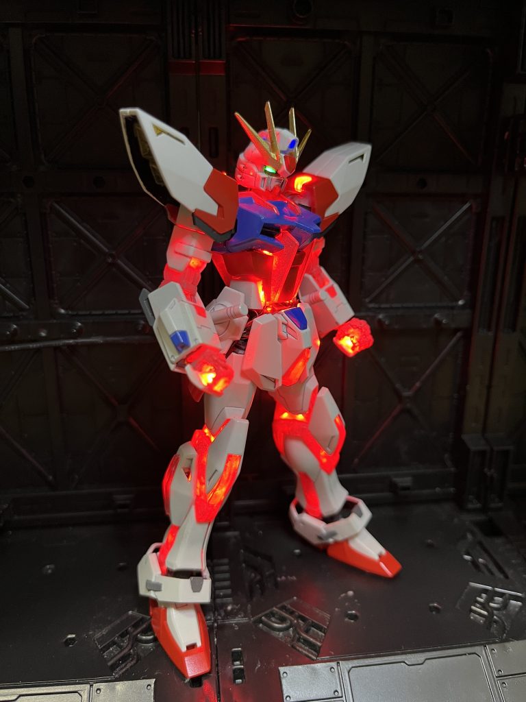 デスティニーSPEC2っぽく赤色関節