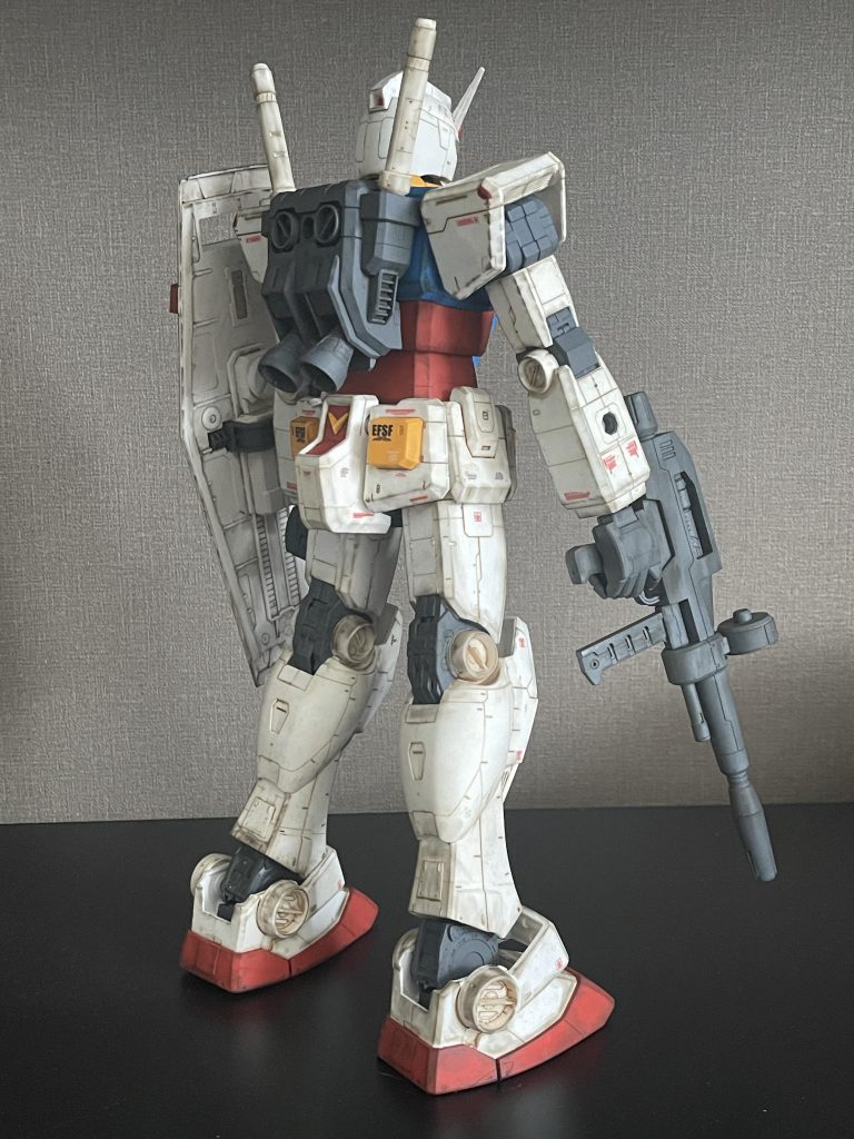 地上戦の想定で、すみ入れはブラウンで行い、ウェザリングも若干ホコリやオイルをイメージしました。