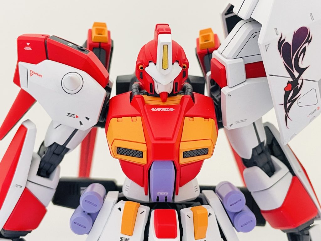 胸の黄色部分にディテール増し