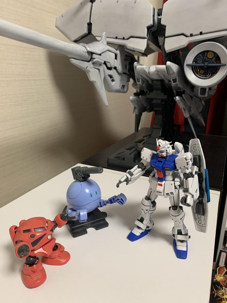 遊び疲れたので、中の人にオーキスを返す2人。あとは写真は、HG 1/144 デンドロビウムになります。