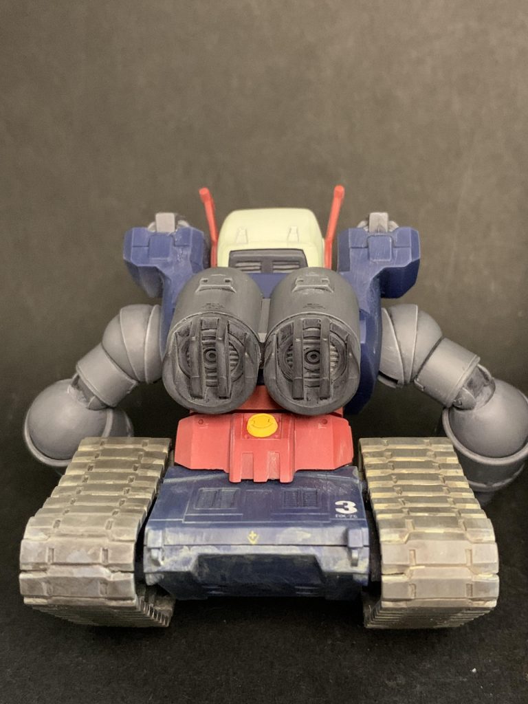 バックパックの奥にディテール追加