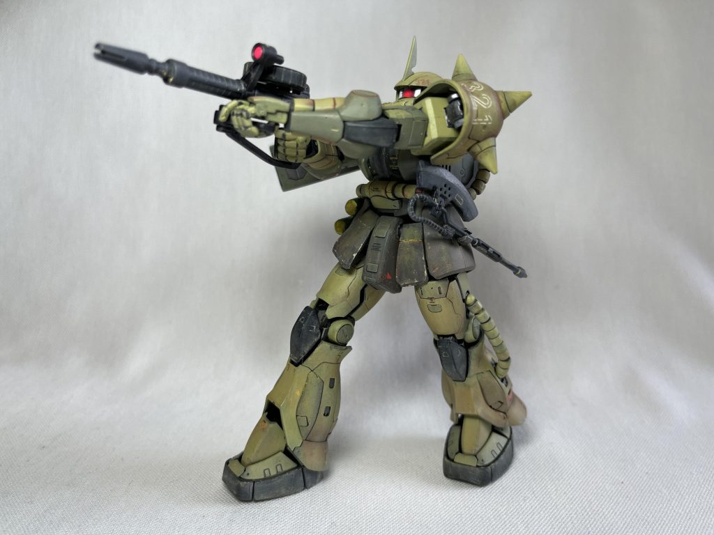 ヒートホークのマウントは刃の方を上にするスタイル(zaku-kao2)
