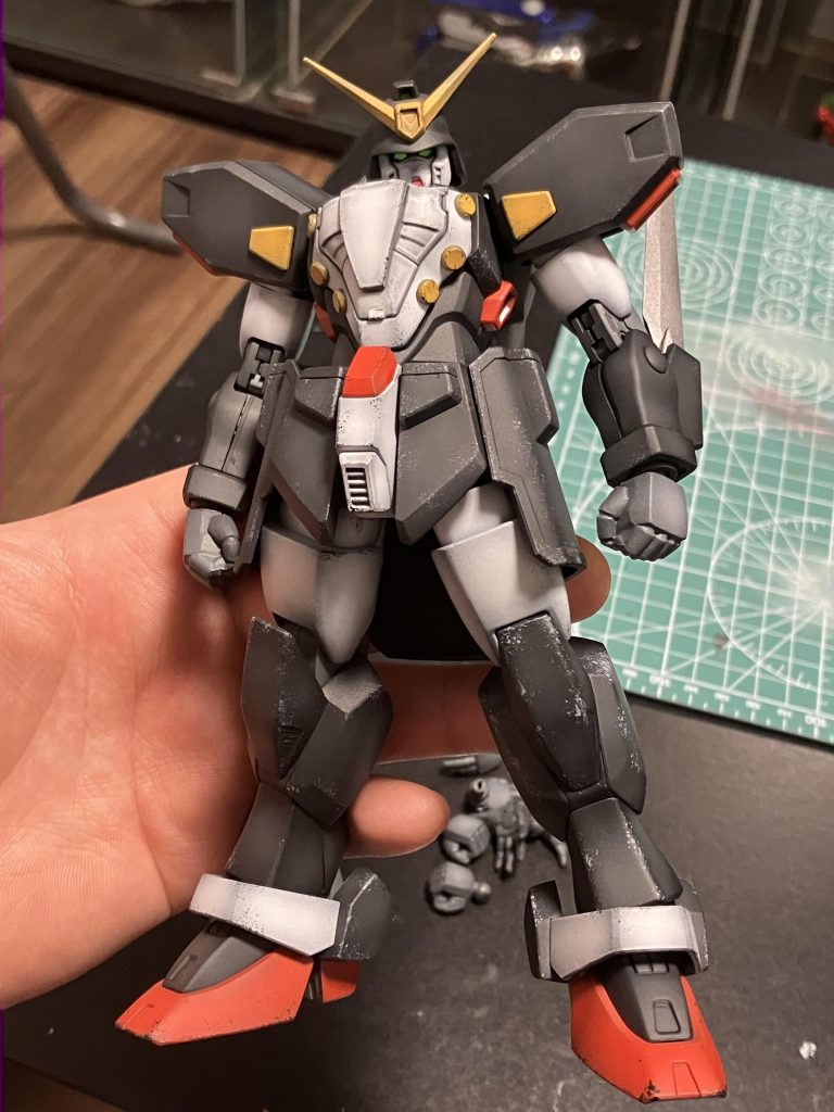 スポンジで軽くチッピングしています。