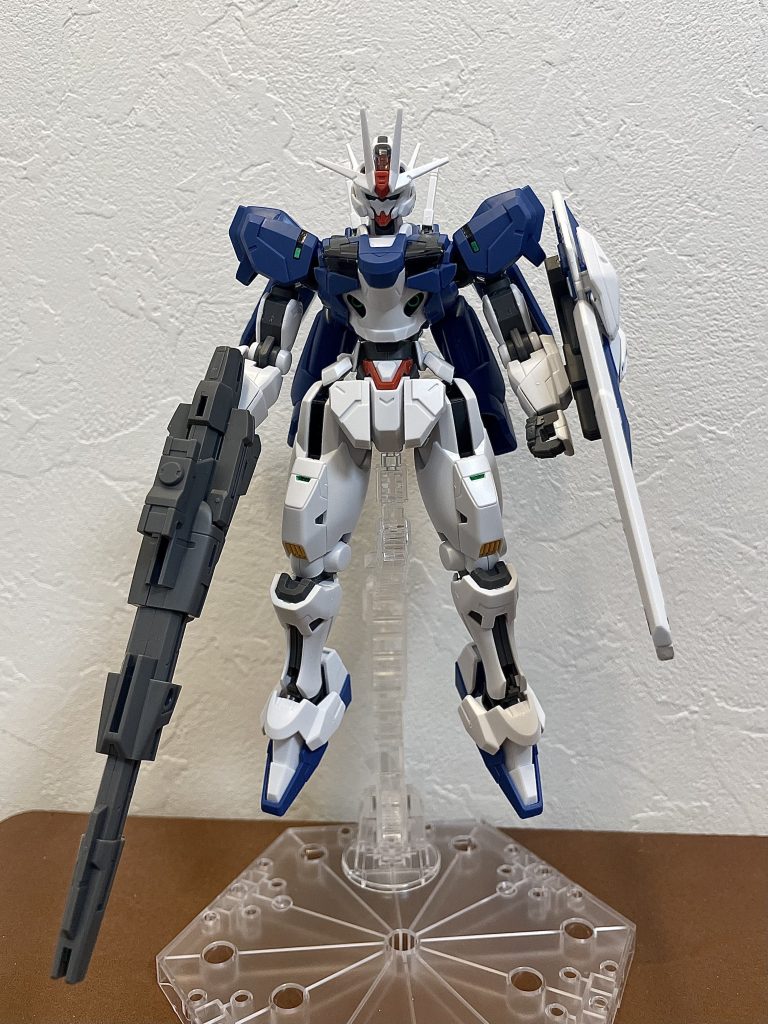 後ろの羽は、上がった状態があまり好きではないので下に下げています。