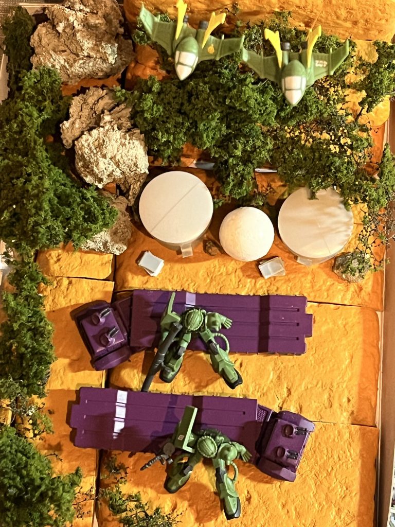 給水塔の白いボールを除き無塗装です。