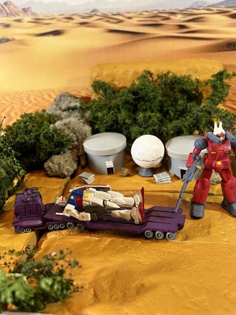 色々なモビルスーツをおいて撮影会しました。あとでディテールアップするので今回はここまで。小物作りも楽しそう。気がついたら三、四時間すぎてました。