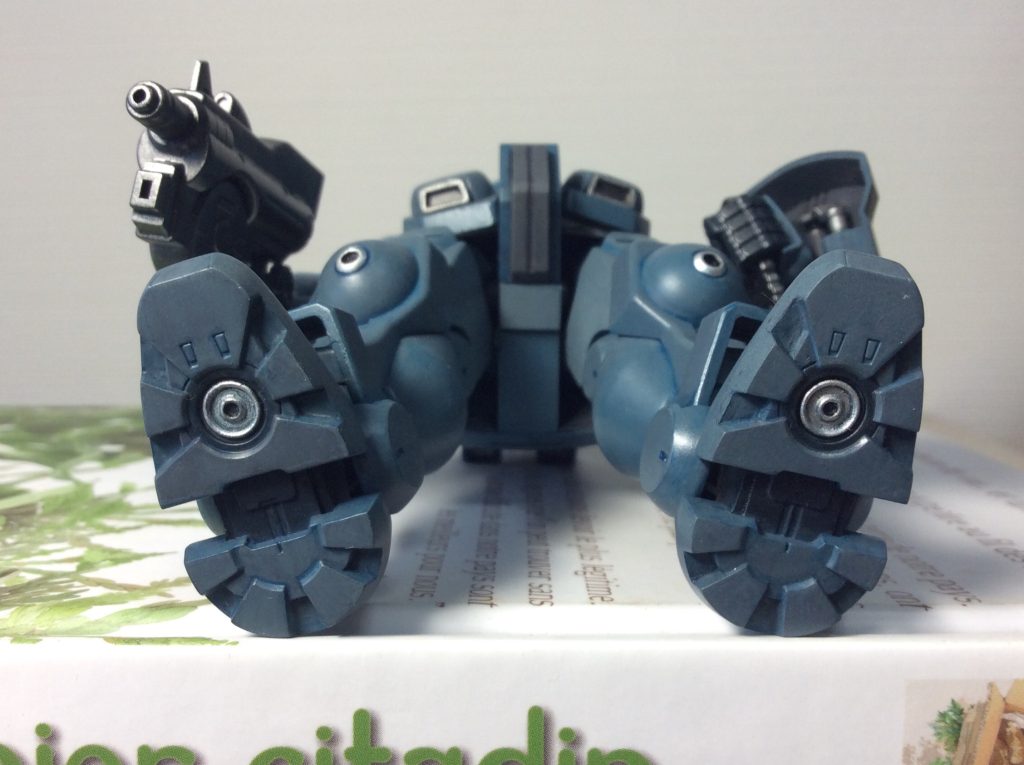 足の裏は凸凹してるので肉抜き埋めが大変でした。