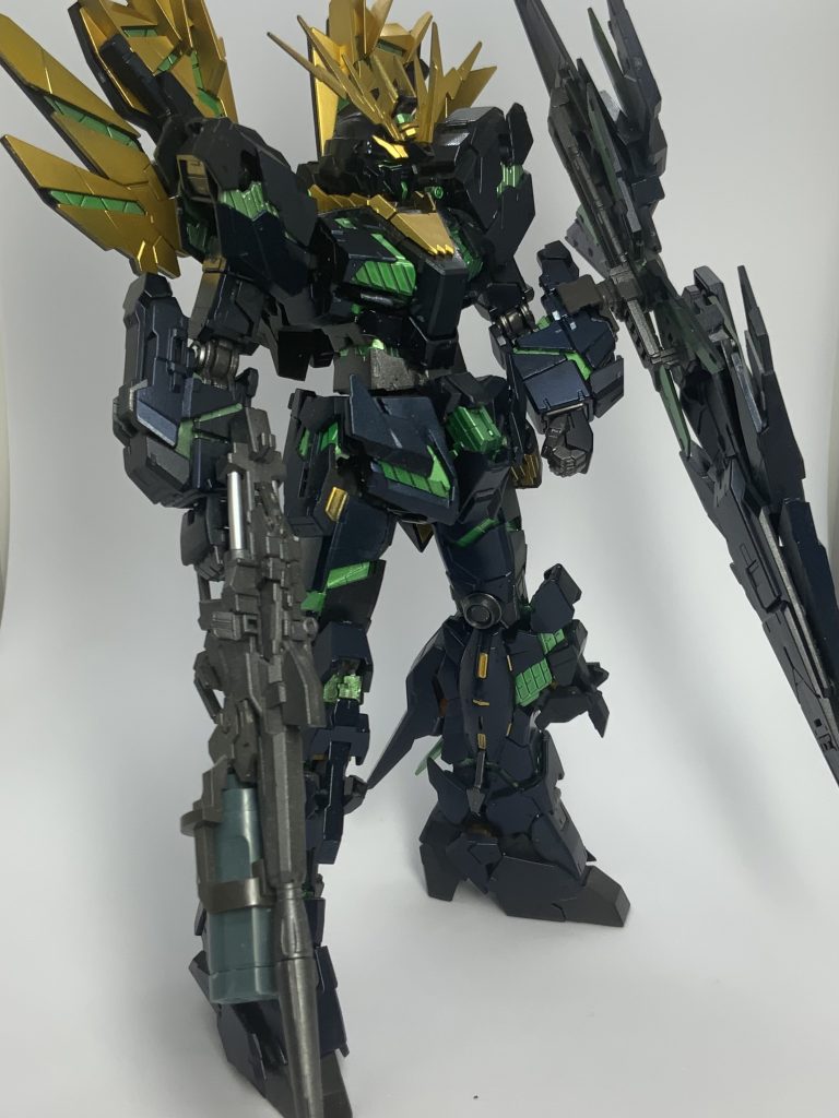 だいぶ前の製作なのでサイコフレームの色何で塗ったか忘れちゃった(智将)黒サフ→パールシルバー→蛍光グリーン+蛍光ブルーだったと思う