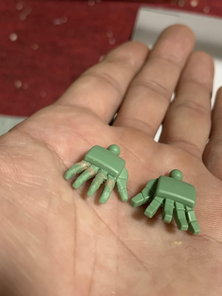 反り指なので逆向きに改造しています。