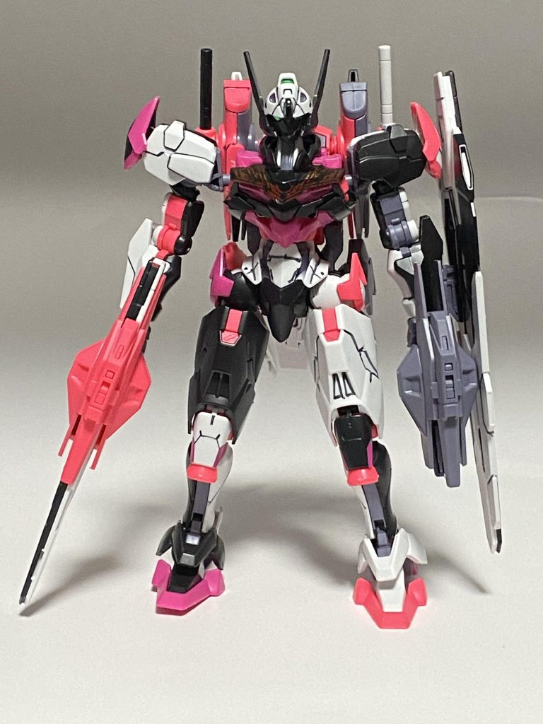 デカールをはる前ですパート１ビームライフル２丁持ちでビットもてんこ盛りです 