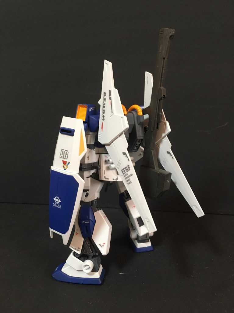 後方ショットAEUGとEFSFのマーキングが被るのは変な気がしましたが。。。エゥーゴが連邦軍に吸収される前後の機体ということでお許しください。