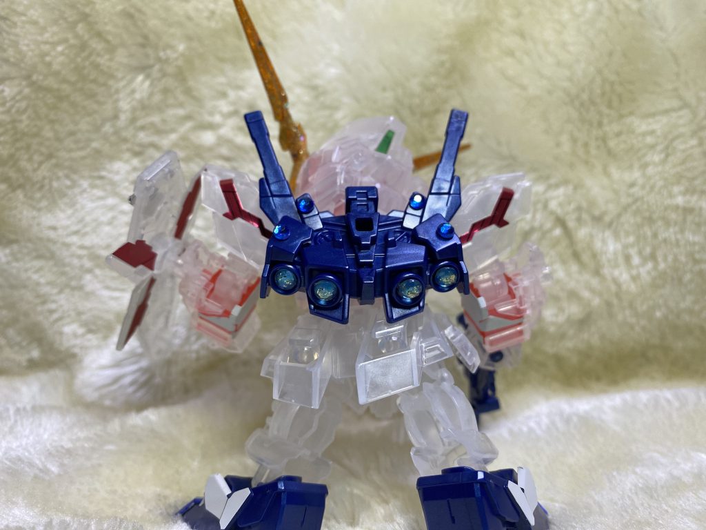 後ろも青いデコシールを貼ったことでさりげないキラキラを入れることができました！