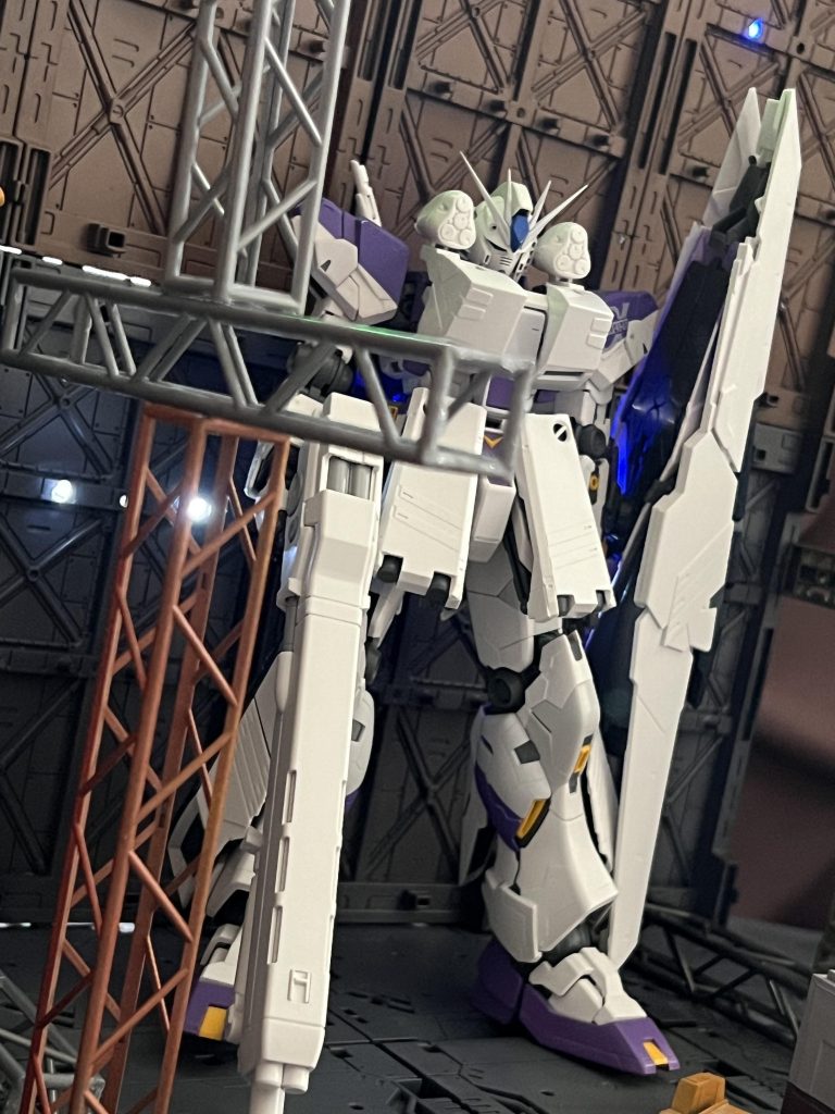 アナハイム　フォン・ブラウンMS開発工廠格納庫ジオラマ♪  MG  FA-93  ν GUNDAM ver.ka HWS装備仕様オリジナルカラーver. & MS格納庫ジオラマ♪✨✨✨✨✨✨✨✨✨–4枚目/制作者：SINANJU